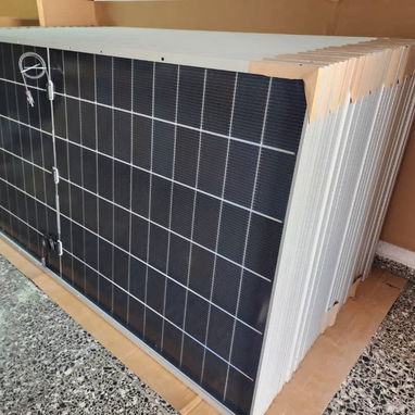 Paneles Solares de 630W - 2/3
