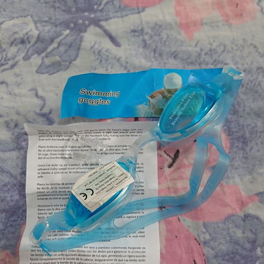 Caretas, gafas de natación para playa y piscina, incluye tapones para los oídos - Img 121292833