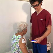 Rehabilitación y fisioterapia a domicilio - Img 56298854