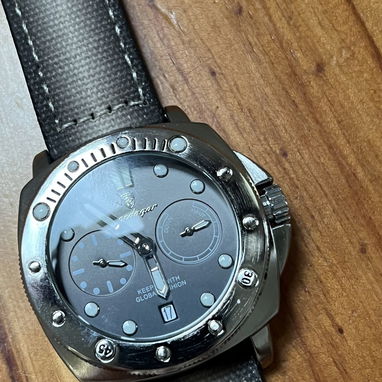 Reloj para hombre , pulsera de cuero degradado gris. De cuarzo, pilas . - Img 122124017