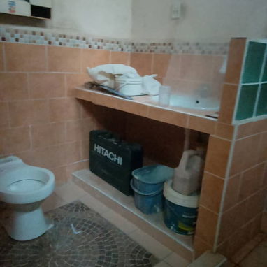 Vendo Casa Colonial (1940) de 2 Dormitorios con posibilidad de hacer 2 más. Frente a Calle y cubierta ligera. El Cerro. - 8/10