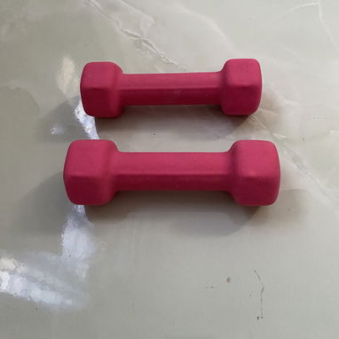 Vendo pesas de 2 libras de mujer. Contactar con Isabela al 58264306. Más información por WhatsApp. - 4/7