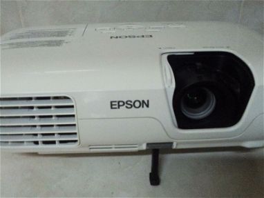 Se vende proyector Epson PowerLite S7. Altavoz integrado. 300 euros/usd. Ver mas detalles. - Img main-image