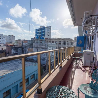 Renta de departamento completo junto al malecón - Img 125919220