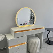 Mesa de maquillaje - Img 56227857