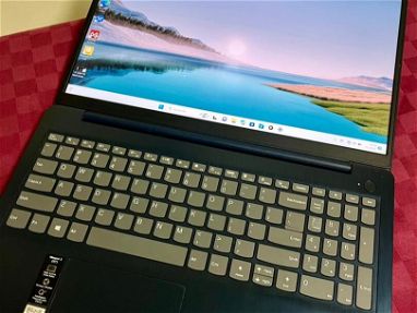 Laptop Lenovo última generación casi nueva - Img 68097087