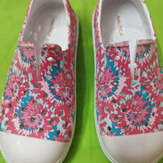 En venta un par de zapatos prácticamente nuevos. - Img 54184993