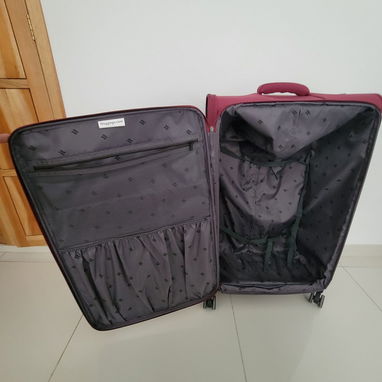 Vendo maleta nueva de 23kg  en 50 usd soy del Cerro mensajeria gratis si es cerca 53546464 - 4/4