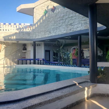 Hermosa Casa de Renta con Piscina en Guanabo - 2/10