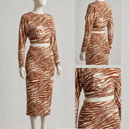 Conjunto blusa falda / saya de mujer - Img 57612567
