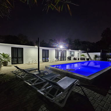 Casa grande con piscina en Siboney - Img 122130795