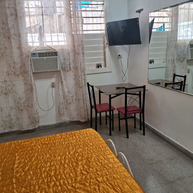 Renta de habitación a extranjeros frente al HotelNacional - 2/4