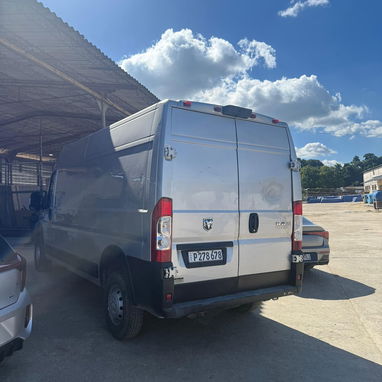 Vendo o Negocio RAM 2500 del 2021 motor V6 automático - Img 111463737