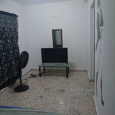 CASA DE 3 PLANTAS EN ARROYO NARANJO, GRAN TERRENO (#166) - 3/10
