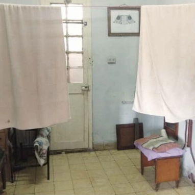 Casa en 10 de Octubre biplanta 3 cuartos placa libre 12 000 USD - Img 117676985