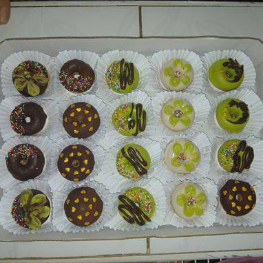 Docena d Mini donitas cubiertas d chocolate - 7/7