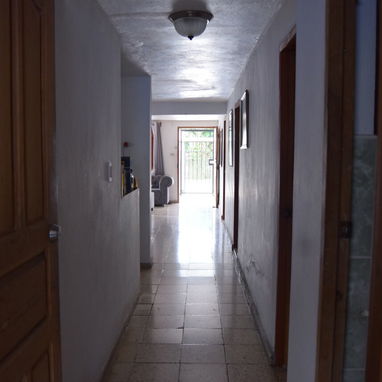 Vendo casa bajo de biplanta con piscina corre que se vende - Img 123060963
