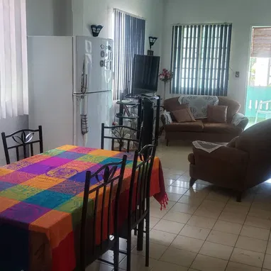 VENDO PROPIEDAD INDEPENDIENTE EN 10 DE OCTUBRE. - Img 123334188