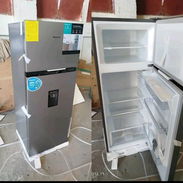 Refrigerador Hisense 7.27 pies No es congelación seca  Precio: 360usd💵  Garantía de 3 meses  Factura a su nombre 😕  Ca - Img 56103464