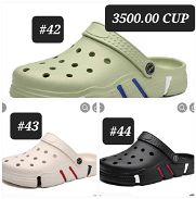 Chancletas estilo Crocs - Img 45920497