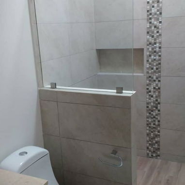 PAÑOS FIJOS DE CRISTAL PARA BAÑO 🛁 - 7/8