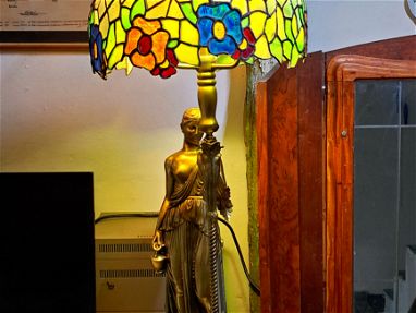Bellísima lámpara de mesa un metro de alto - Img main-image-45672498