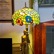Bellísima lámpara de mesa un metro de alto - Img 45672498