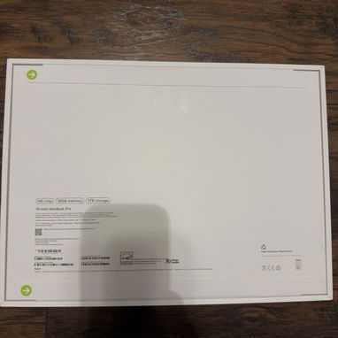 Apple MacBook Pro de 14” con chip M5 | 16 GB de RAM | SSD de 1 TB | Nuevo, sellado de fábrica - Img 125259676