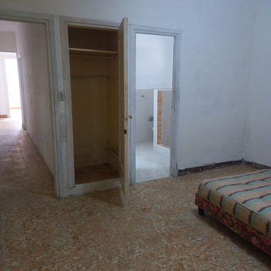 Bajos de biplanta 114m² de área total, entrada independiente,carporch, portal, sala, comedor 2½ hab 2 baños y 2 patios. - Img 123723027