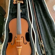 Violín francés de 1930 , copia de Stradivarius. Medida 3/4. Viene con arco a escala de su medida, y estuche nuevo . - Img 50487907