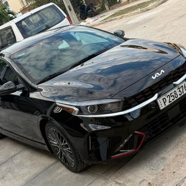 Vendo o negocio Kia forte 20 23 GT line 20,000 mil milla carro muy muy bueno - Img 111012255