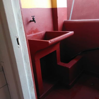 Rento apto de 1/4 muy amplio,moderno ,no se va LUZ,agua y gas siempre Capitslista, climatizado y privado - Img 116568429