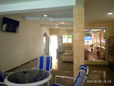 Villa de lujo en playa Guanabo! piscina+jacuzzi+terraza y mucho más - Img 63756596