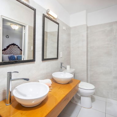 📱 Renta de Casa con 4 Habitaciones Climatizadas y Terraza en el Vedado - Img 115990694