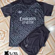 Uniforme d futbol versión aficionado - Img 55542554