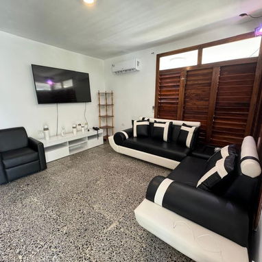 Espectacular casa en Guanabo a solo 5 cuadras del mar - 9/10