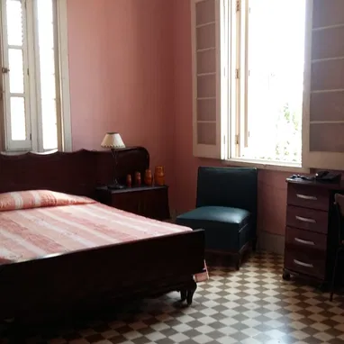 Vendo casa en 1er piso de biplanta en el Vedado, zona alta, 2 terrazas - 6/8
