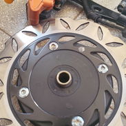 Disco de freno trasero de muy poco uso escribir al WhatsApp 53000432 - Img 57242922