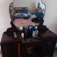 Vendo Comoda antigua de caoba con espejo. - Img 58280790