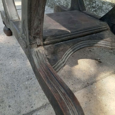 Antigua mesa de sala estilo aldecó,  es grande. - 4/6