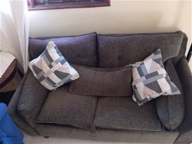 Vendo sofá cama, color verde botella, el sofá es de dos plazas, está como nuevo - Img main-image