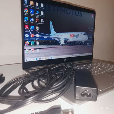 Laptop HP 15.6" casi nueva, la batería dura entre 6 y 8 horas en dependencia del uso, 4 Gb ram, 120 gb en ssd - 2/2