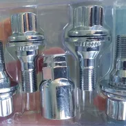 Juegos de 4 Espárragos para autos . Nuevo - Img 53277898