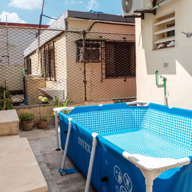 Se vende planta baja de una casa biplanta ubicada en el Náutico a pocos metros del mar. - 9/10