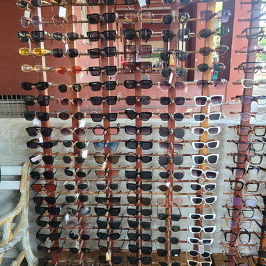 Gafas Louis Vuitton, Millonarias, por cantidad $2000 mn de 10 en adelante, por unidad $ 3000 mn , escríbeme al WhatsApp - 9/10