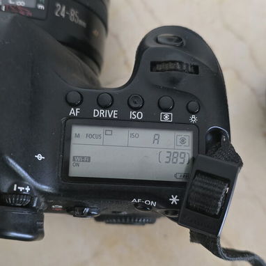 Cámara Canon Profesional - 2/5
