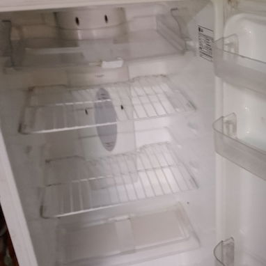 Refrigerador LG como nuevo de chapistería, funcionando al 100%ver dentro - Img 106699561