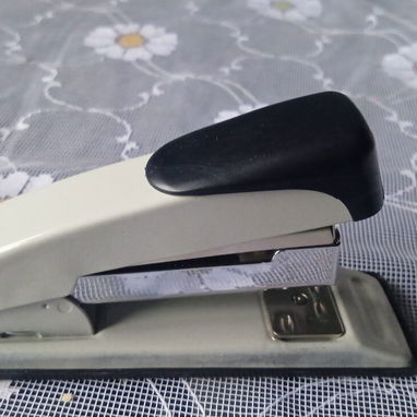 Presilladora o grapadora y cajas de presillas - 2800. - 3/3
