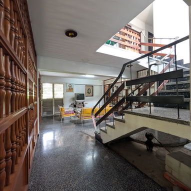 Casona Triplanta en NV 990 M2 , Rebajada .Terreno grande, potencial para inversores . - Img 121707004