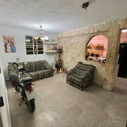 Casa ofertando 🔖 📍Ubicación: Cerro, interior un pasillo con 2 apartamentos - Img 57241014